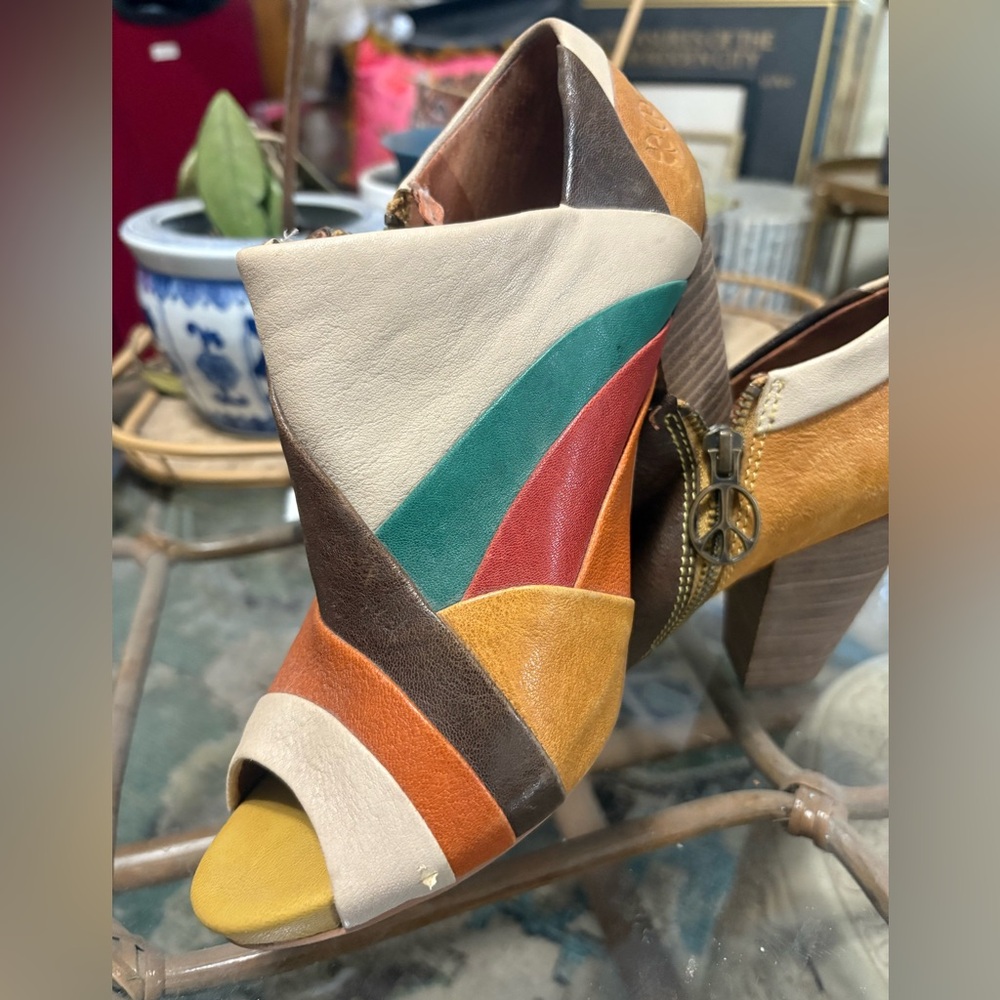 Vintage Lucky Brand colorful Peep-Toe‎ Ankle Boots size 6.5